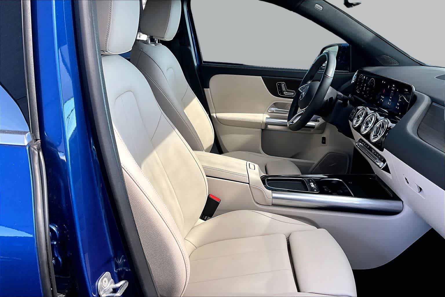 2025 Mercedes-Benz GLA GLA250 - Photo 9