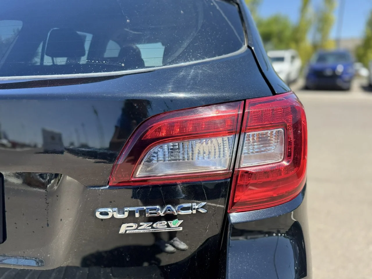 Used 2017 Crystal Black Silica Subaru Touring image 40