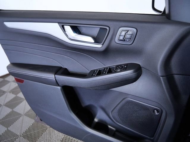 Used 2023 Red Ford Platinum image 24