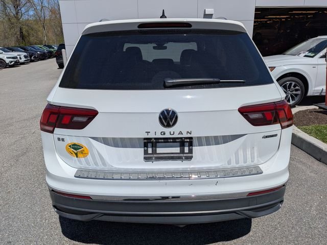 Used 2024 White Volkswagen 2.0T SE image 4