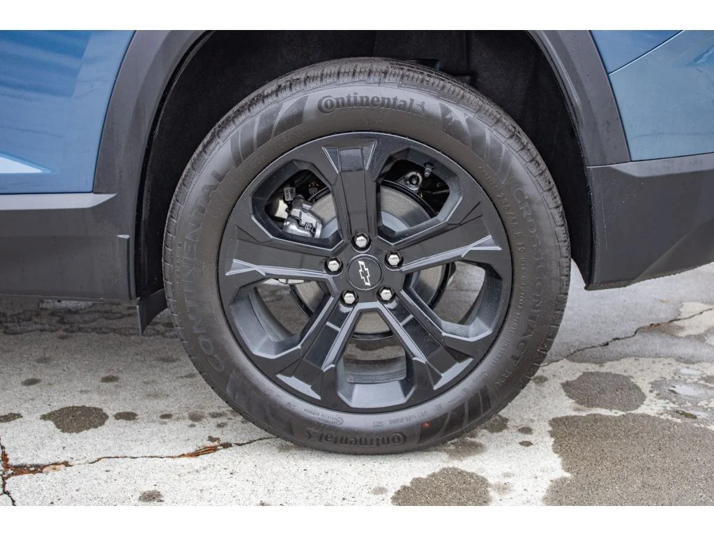 New 2026 LAKESHORE BLUE METALLIC Chevrolet AWD LT image 5