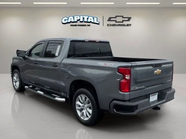 Used 2022 Satin Steel Metallic Chevrolet Custom image 3
