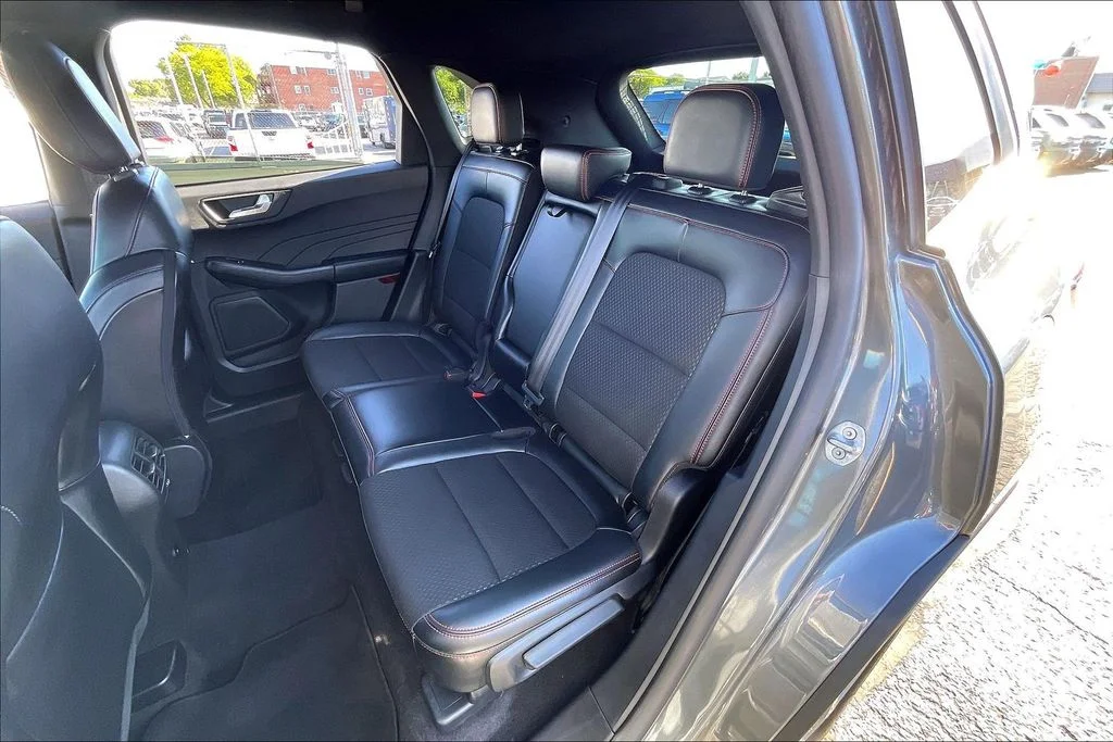 Used 2025 Gray Ford ST-Line image 25