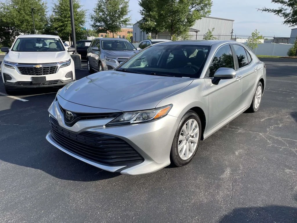Used 2020 Silver Toyota LE image 3