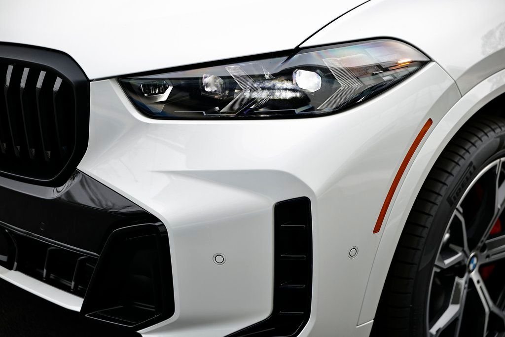 New 2026 Mineral White Metallic BMW sDrive40i image 12