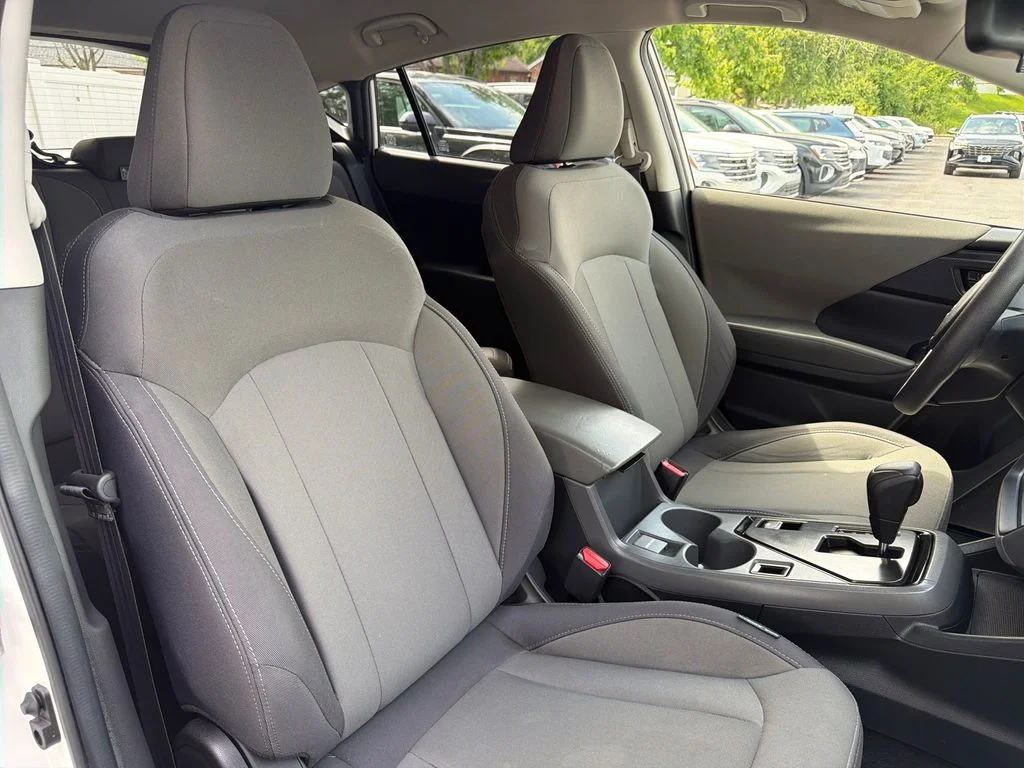 Used 2024 White Subaru Base image 48
