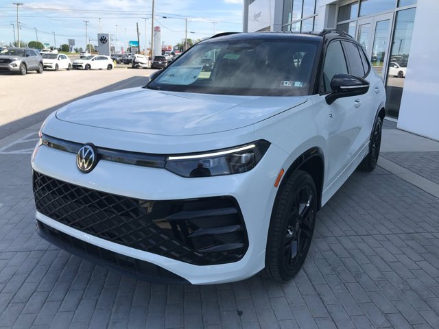 New 2026 Opal White w/Deep Black Roof Volkswagen SE R-Line Black image 4