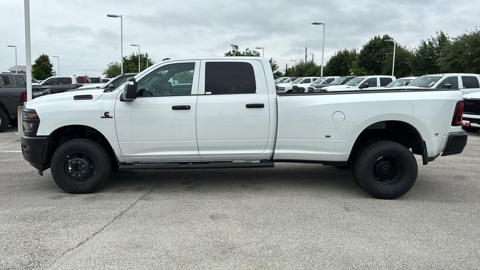 New 2026 Bright White Clear-Coat Exterior Paint RAM Tradesman image 8