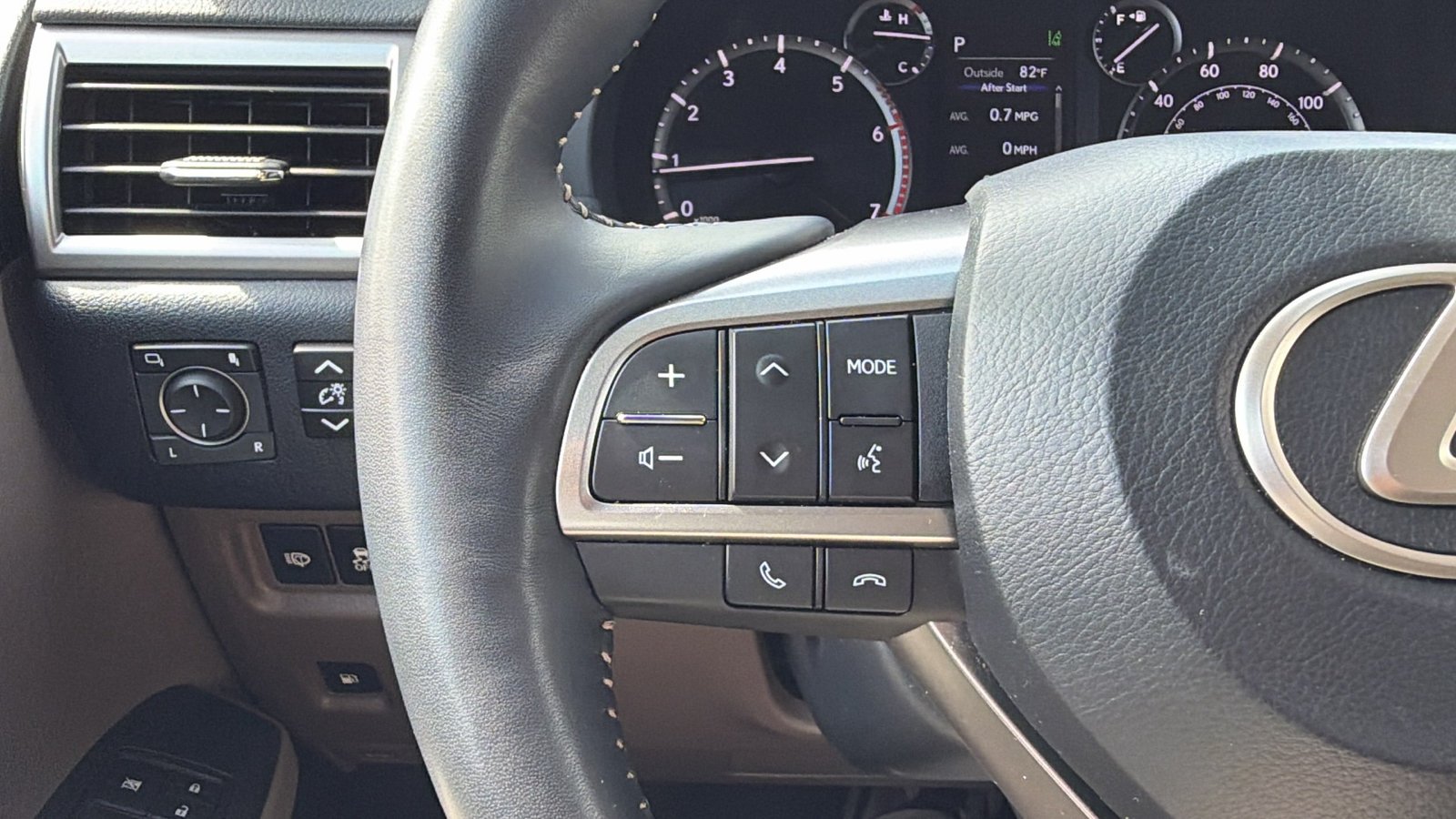 Certified Used 2023 Onyx Black Lexus GX 460 Premium image 27