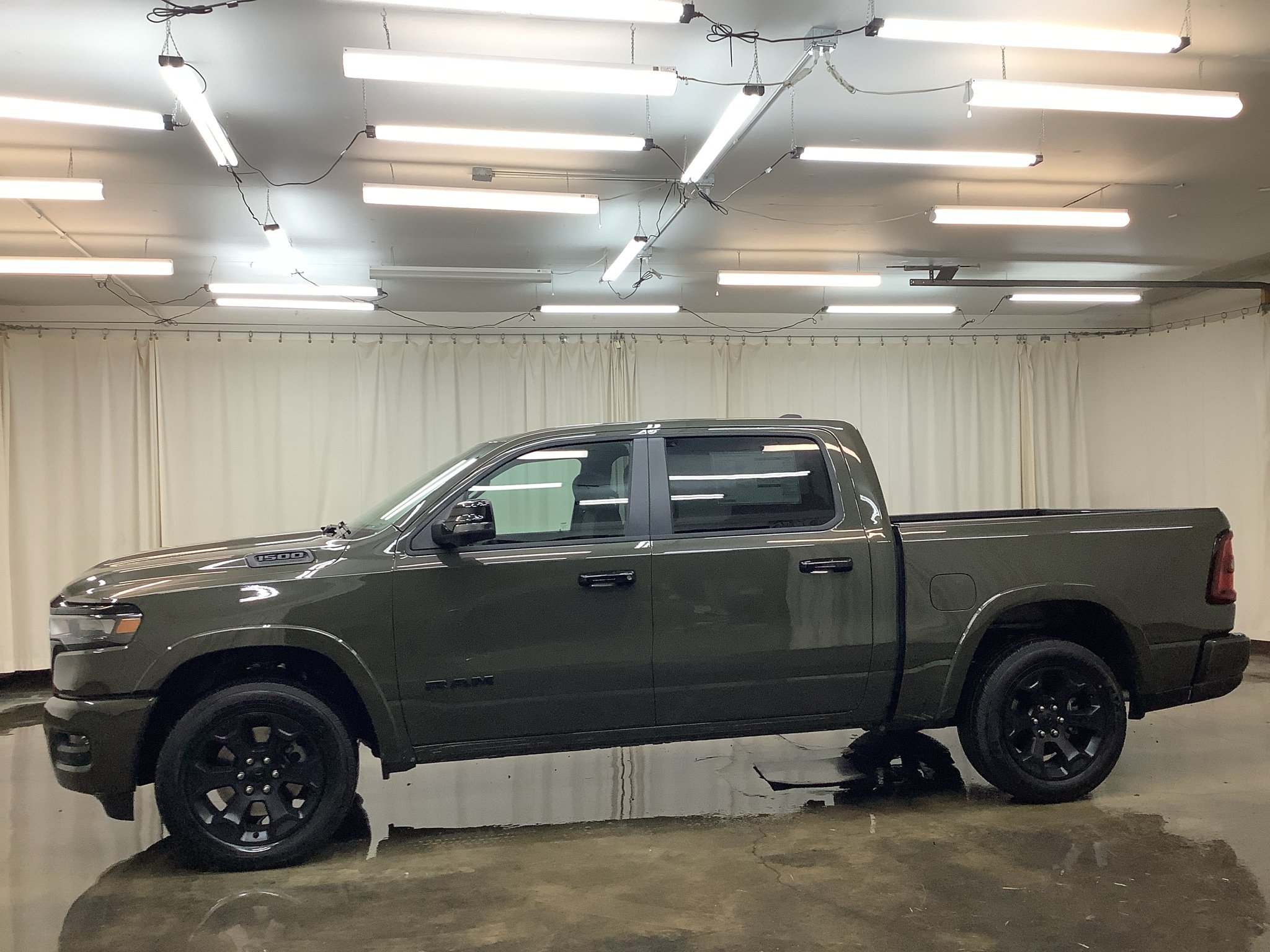 New 2027 Tank Exterior Paint RAM BIG HORN image 9
