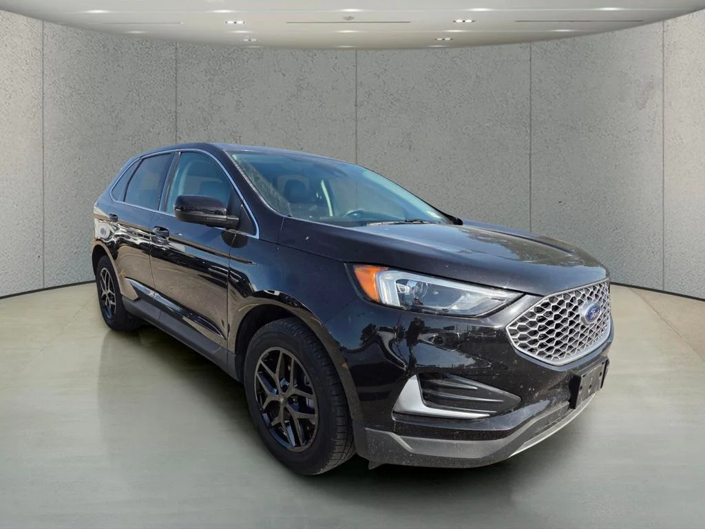 Used 2024 Black Ford SEL image 7
