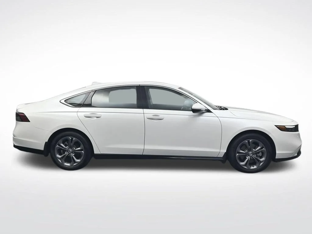Certified Used 2025 Platinum White Pearl Honda EX-L image 46