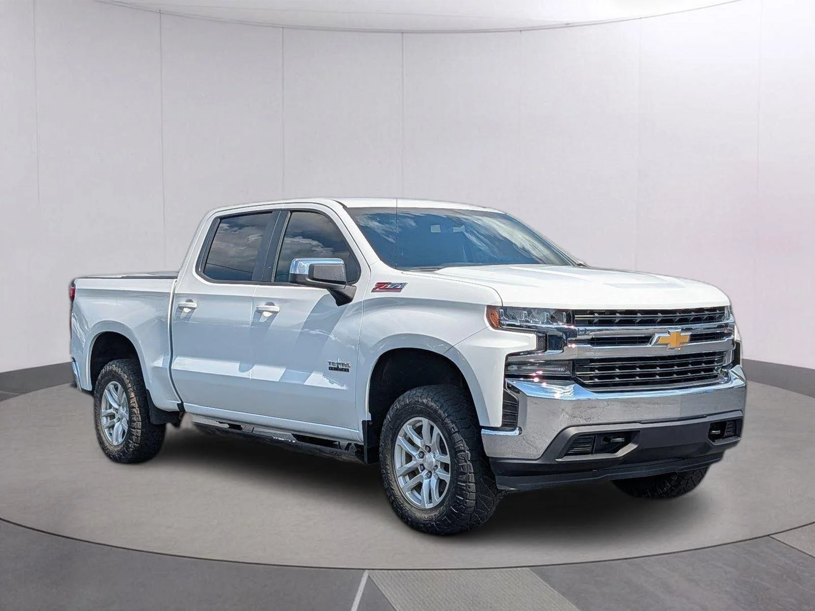 Used 2020 SUMMIT WHITE Chevrolet LT image 8