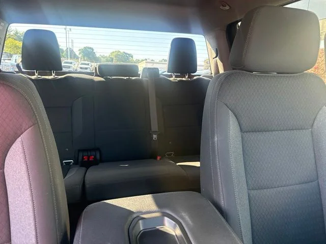Used 2023 White GMC SLE image 24