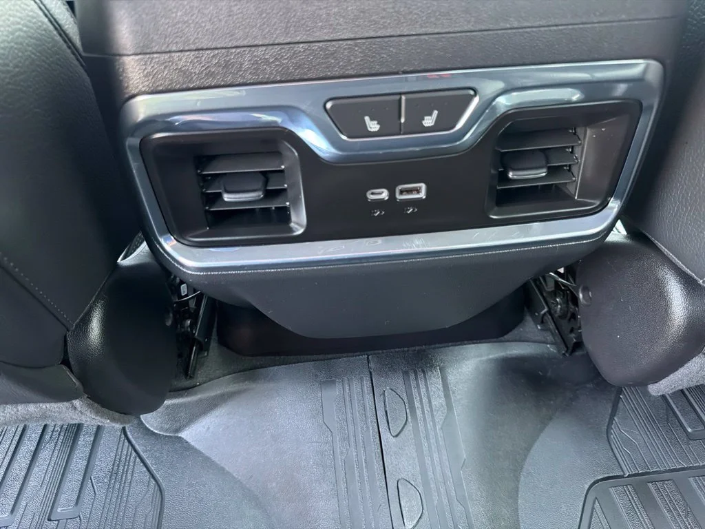 Used 2022 Onyx Black GMC Denali image 16