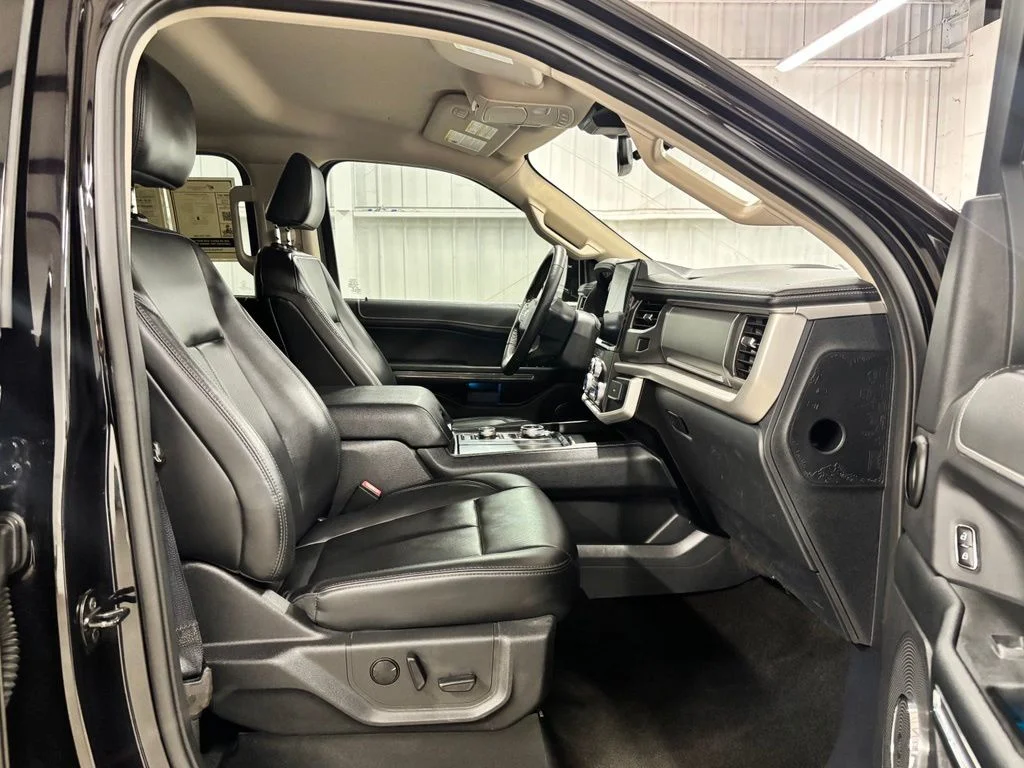 Used 2023 Black Ford XLT image 22