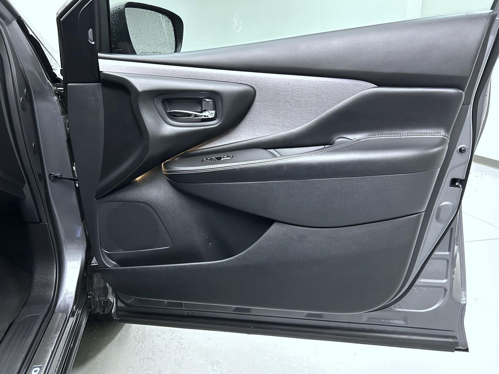 Used 2022 Gray Nissan SL image 16