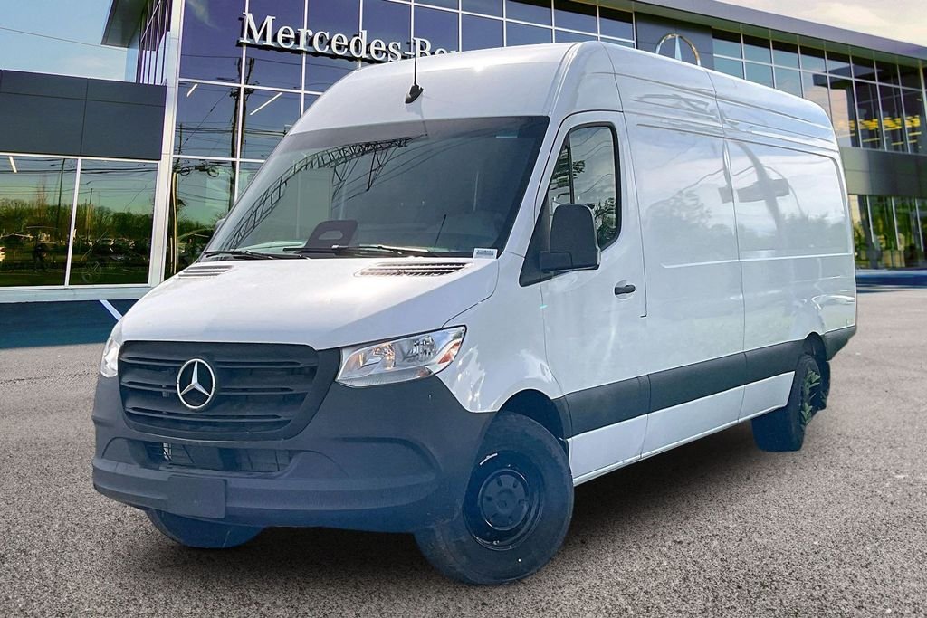 New 2025  Mercedes-Benz Cargo 170 WB image 2