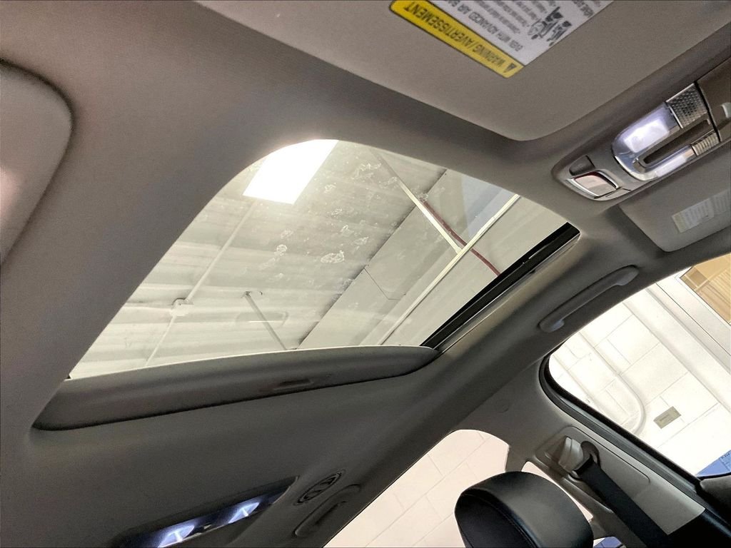 Used 2024 Everlasting Silver Kia S image 23
