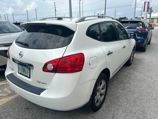 Used 2011 White Nissan SV image 3