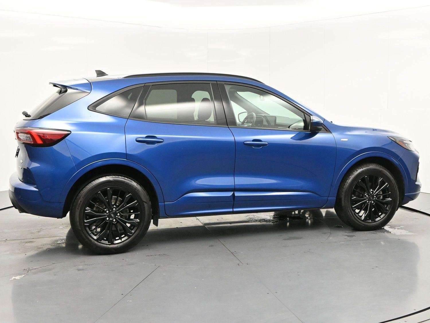 Used 2023 Atlas Blue Ford ST-Line Elite image 8