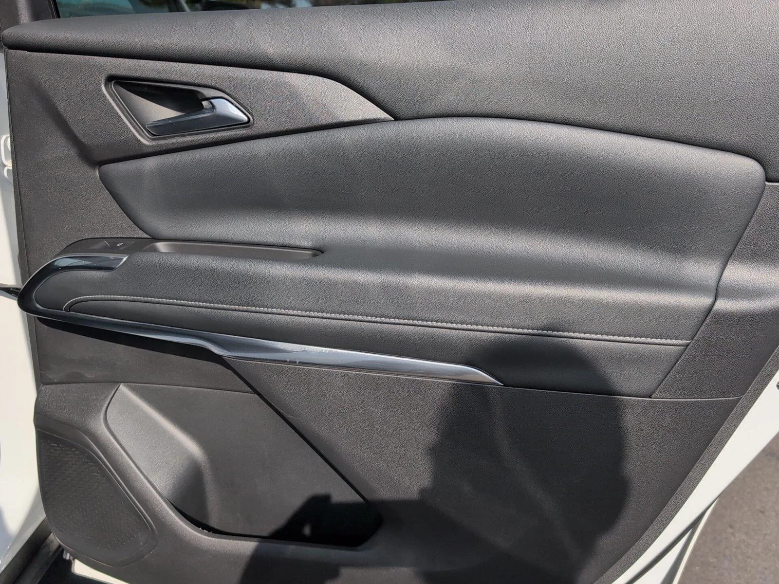 Used 2025 Summit White Chevrolet LT image 36