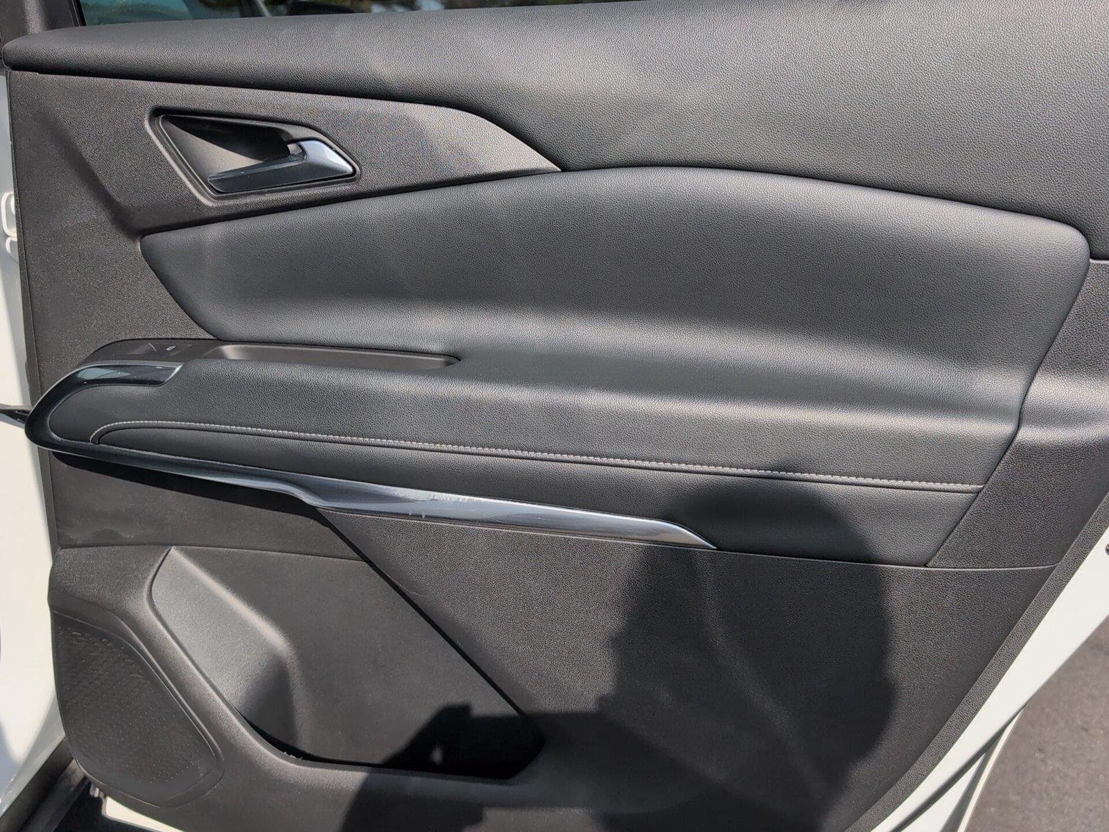 Used 2025 Summit White Chevrolet LT image 36