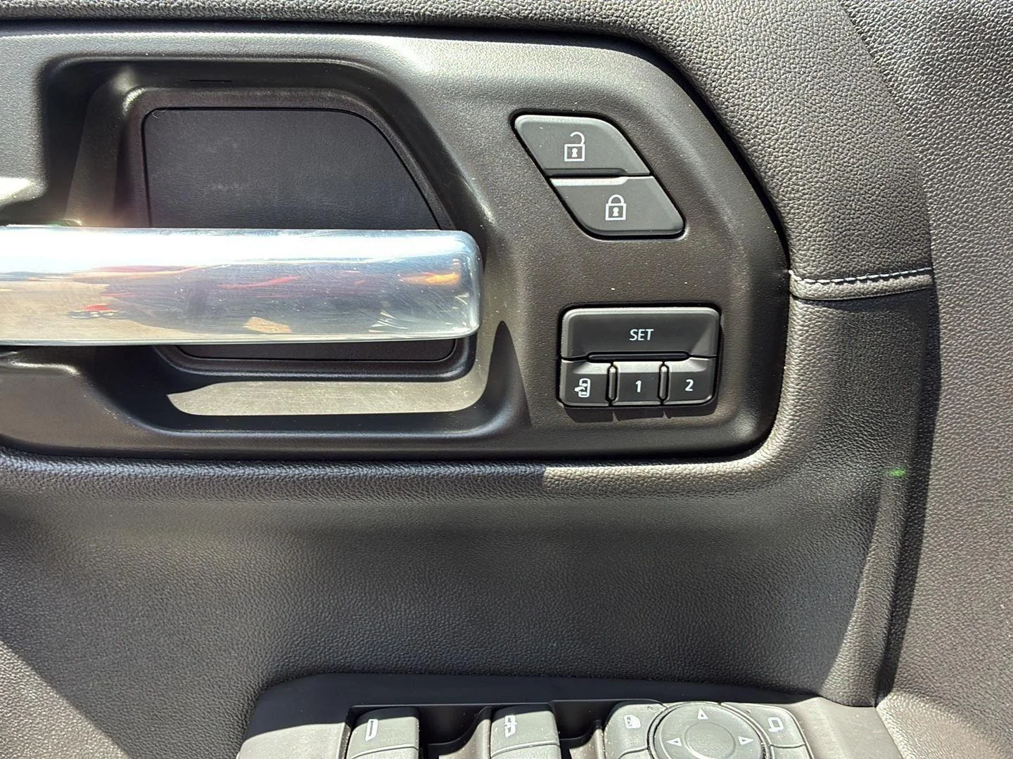 Used 2021 Satin Steel Metallic GMC SLT image 17
