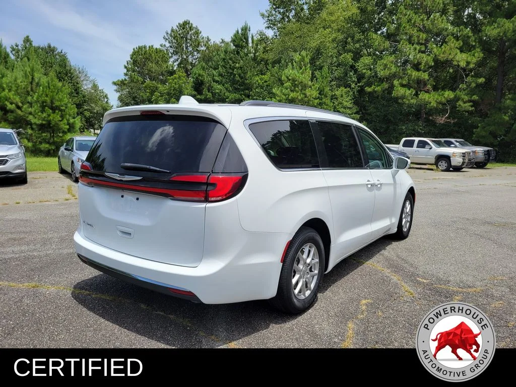Used 2022 White Chrysler Touring L image 5