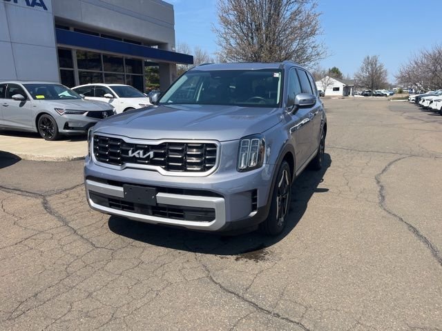 Used 2025 Silver Kia S image 31