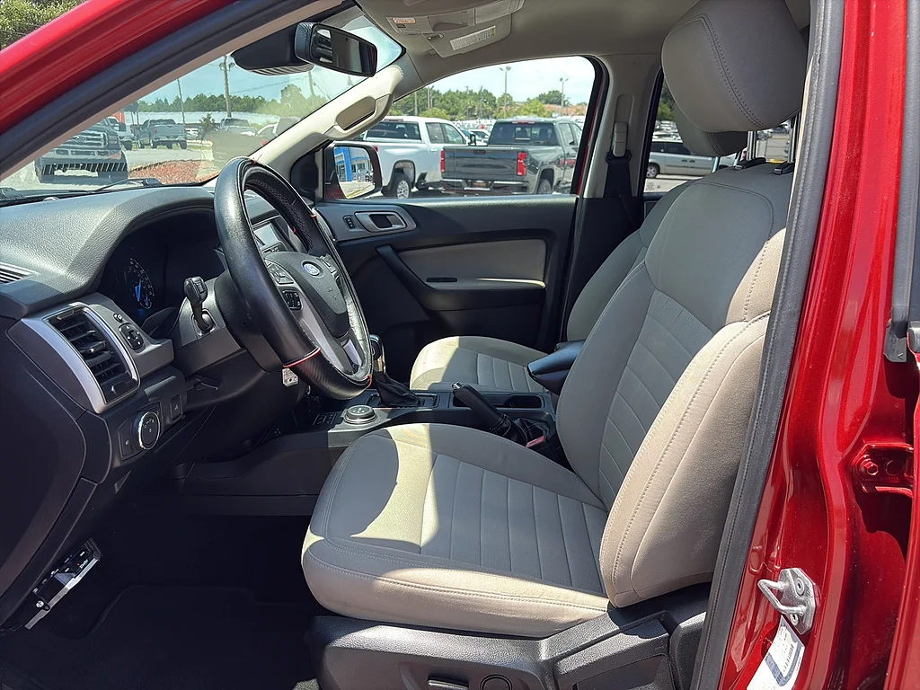 Used 2019 Hot Pepper Red Metallic Tinted Clearcoat Ford  image 15
