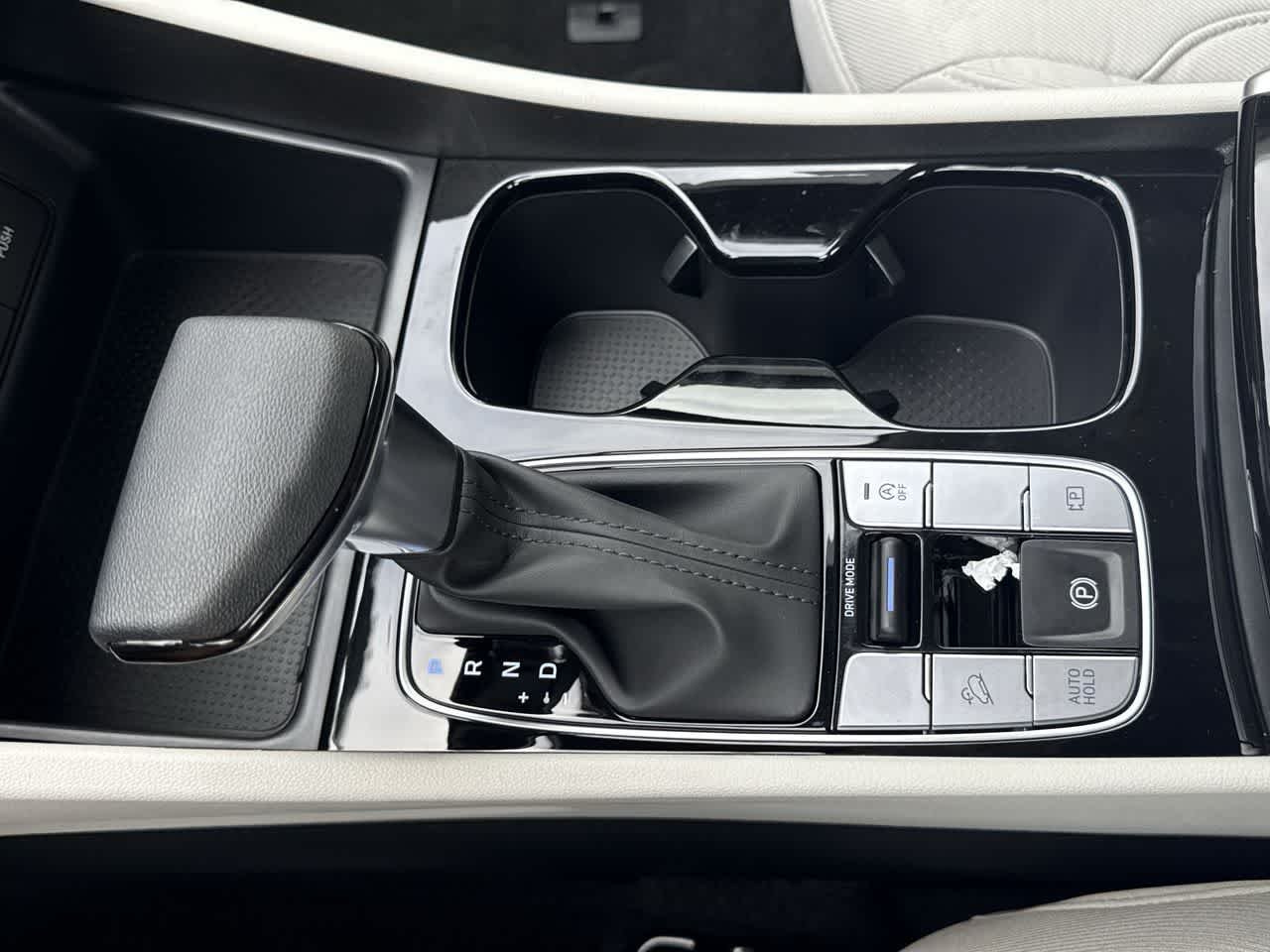 New 2026 Phantom Black Hyundai SEL FWD image 21