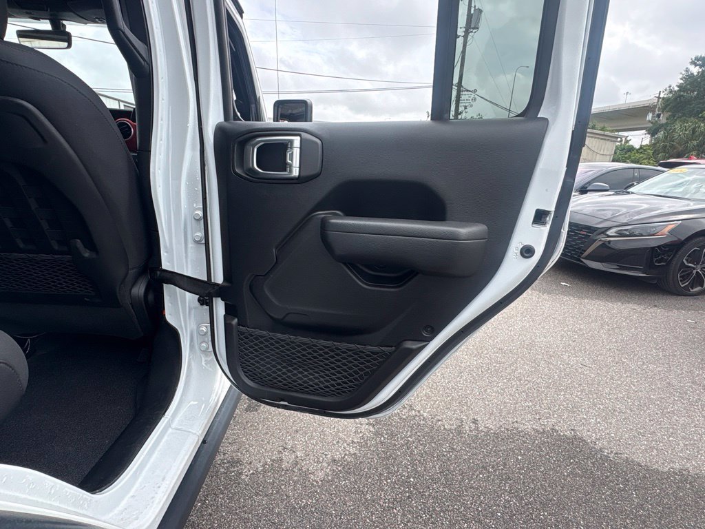 2022 Jeep Wrangler Unlimited Rubicon - Photo 17
