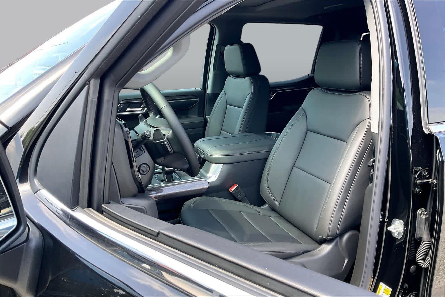 2026 Chevrolet Silverado 1500 LTZ - Photo 9