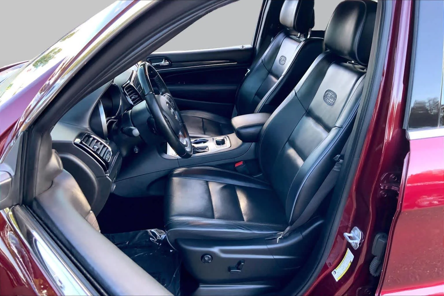 Used 2020 Velvet Red Pearlcoat Jeep Overland image 8