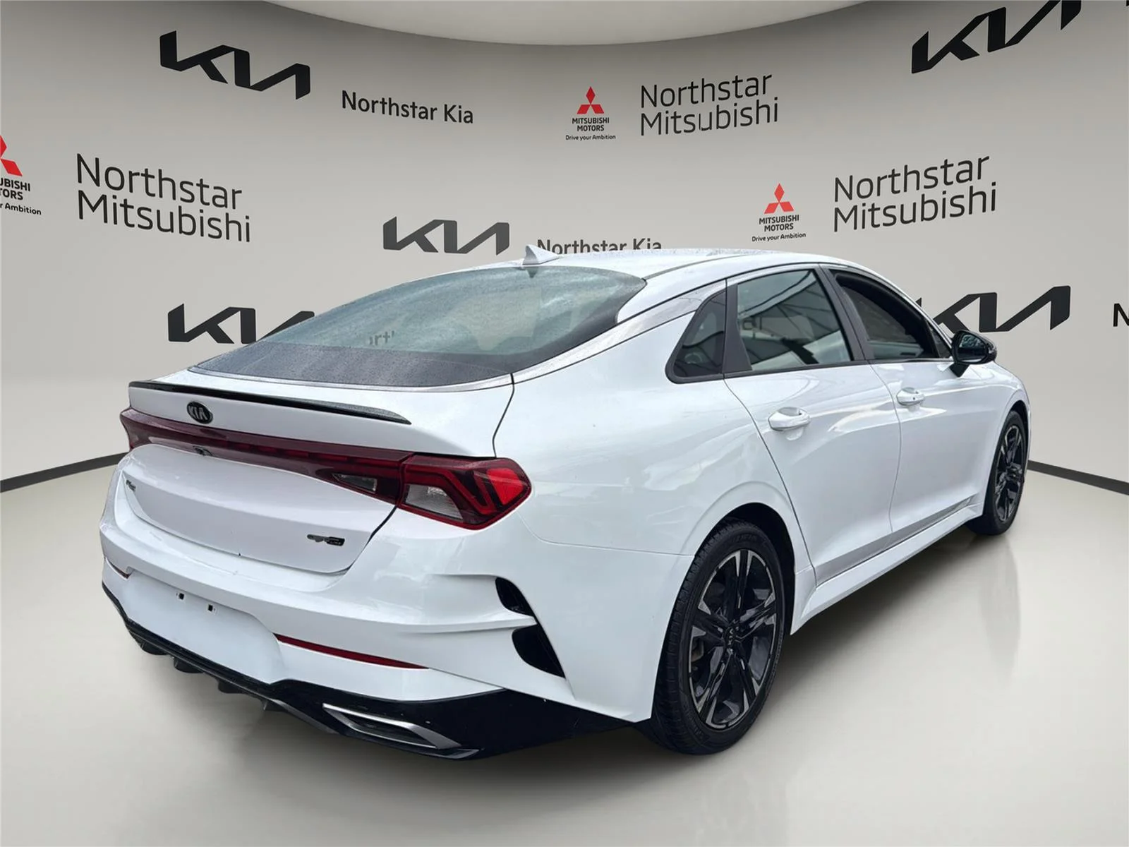 Used 2021 Glacial White Pearl Kia GT-Line image 5