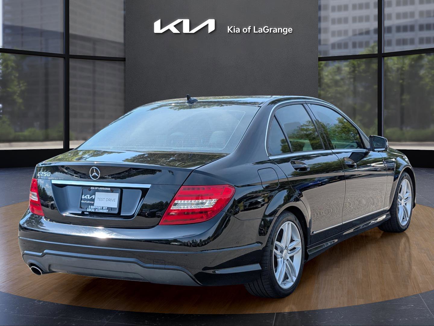 Used 2013 Black Mercedes-Benz C 250 Sport image 9