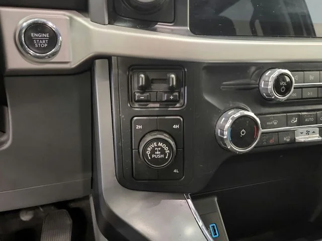 Used 2022 Silver Ford XLT image 28