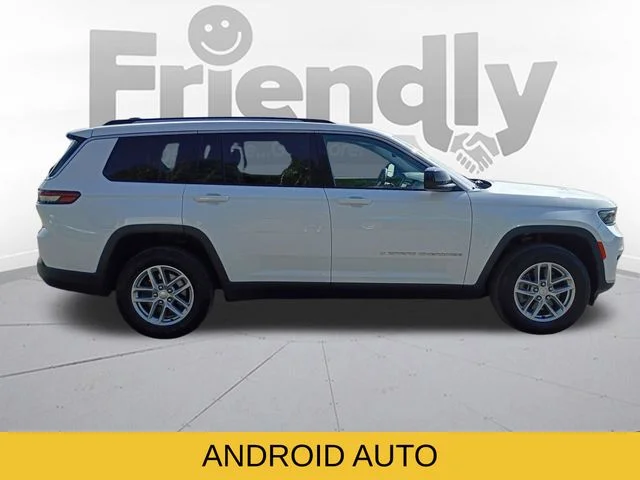 Used 2023 White Jeep Laredo image 4