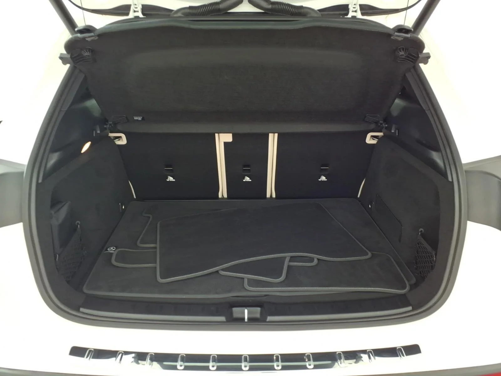 Used 2025 Polar White Mercedes-Benz GLA 250 image 27
