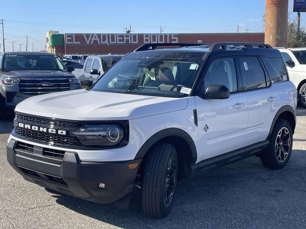 New 2025 Oxford White Ford Outer Banks® image 7