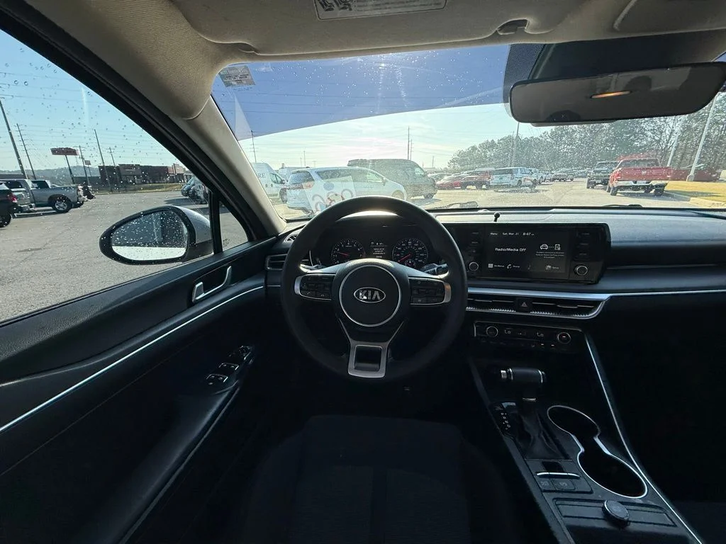 Used 2021 White Kia LXS image 13