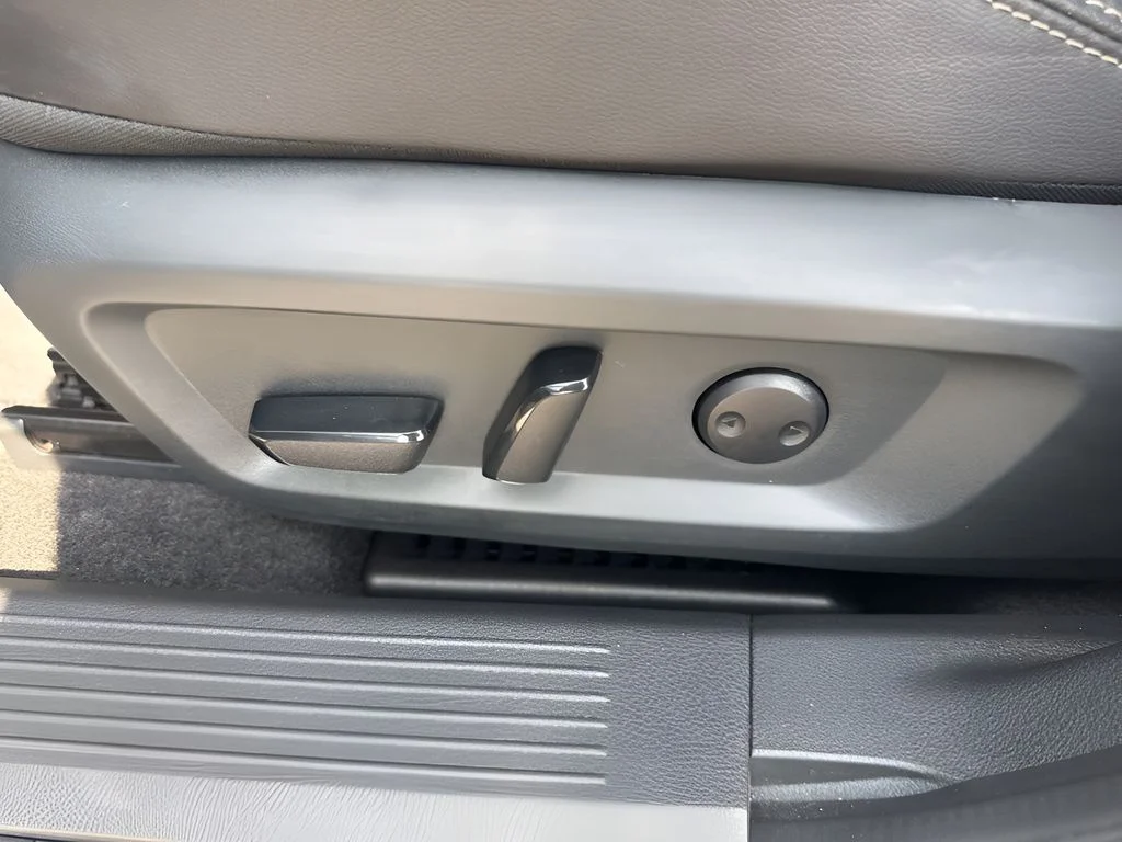 Used 2023 Gray Nissan SL image 10