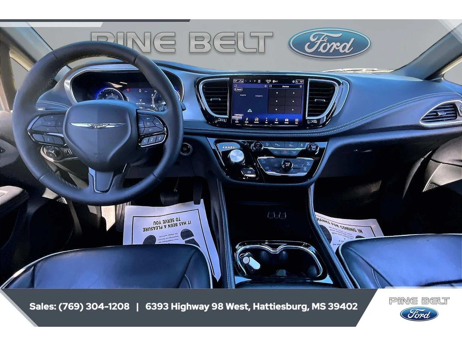 Used 2025 Bright White Clearcoat Chrysler Limited image 13