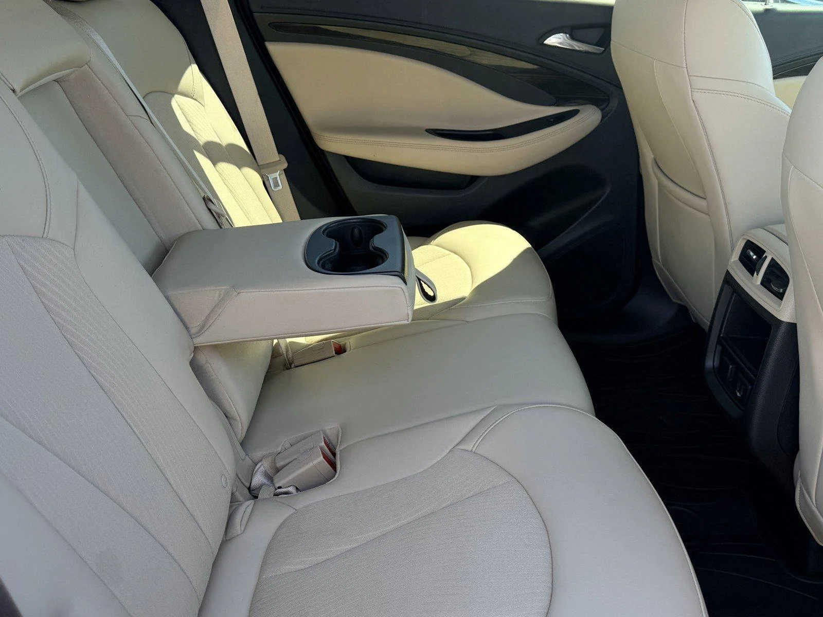 Used 2019 CHILI RED METALLIC Buick Preferred image 10