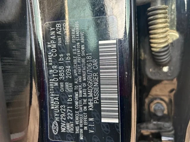Used 2024 Abyss Black Hyundai SEL image 21