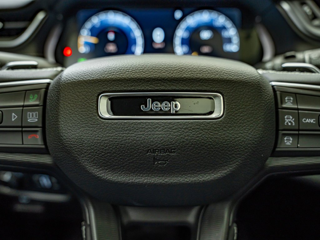 Used 2023 Velvet Red Pearlcoat Jeep Altitude image 22