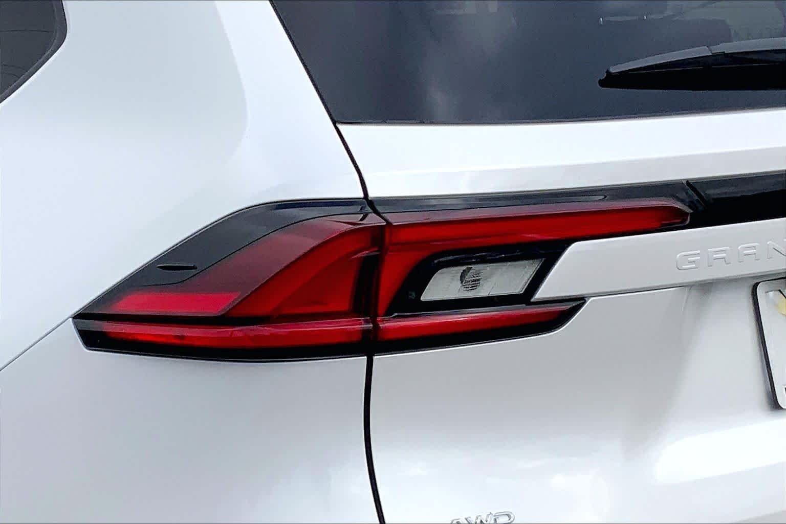 New 2026 Wind Chill Pearl Toyota Platinum image 14