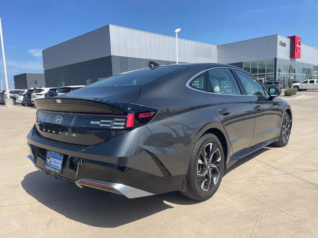 Used 2024 Gray Hyundai SEL image 5