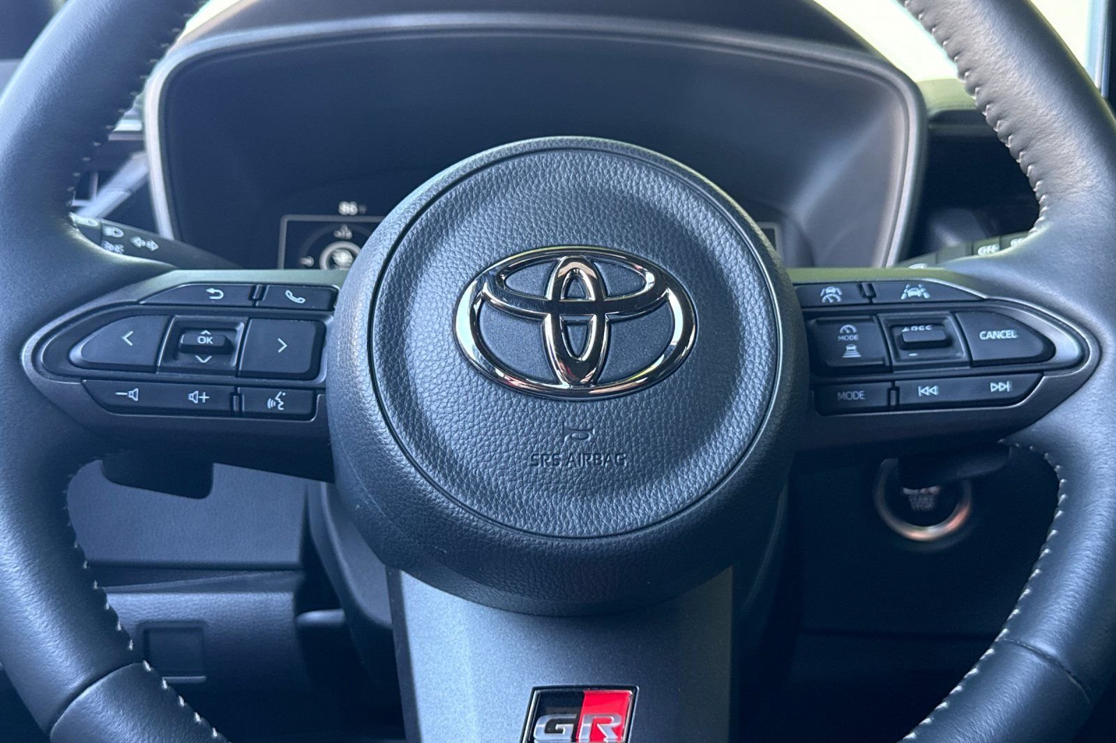 Used 2025 White Toyota Premium image 22